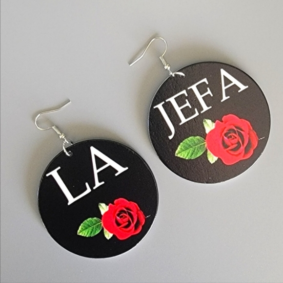Aretes Chingones Chicana Chola round wood loop LA JEFA Latina Lowrider E… - Picture 2 of 2